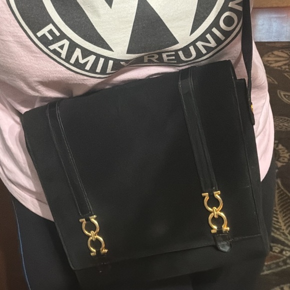 Velvet Salvatore Ferragamo - Picture 8 of 9